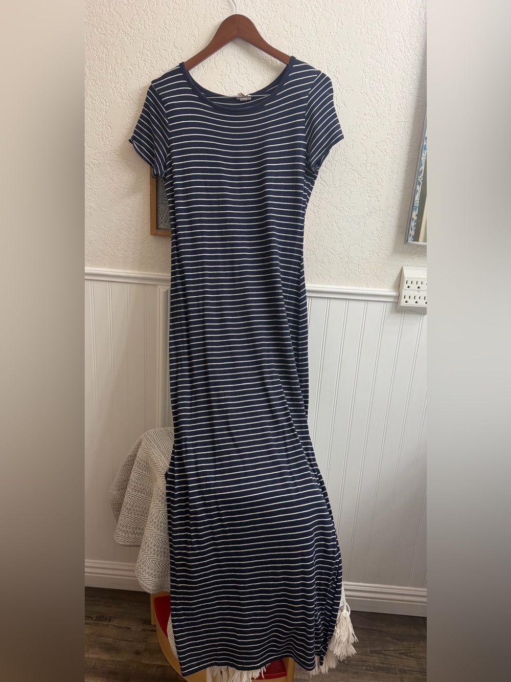 Merona Striped Maxi Dress in Blue & White Size Medium Like New